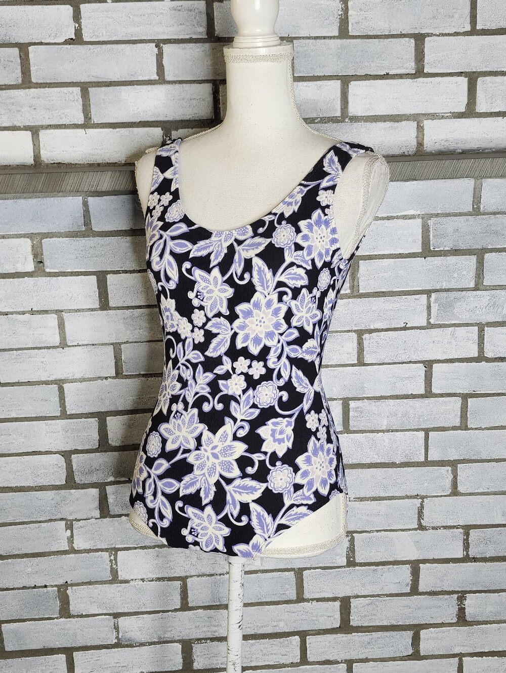 • L.L. Bean Women's Floral Ribbed One Piece Swimsuit Size 4 Multicolor